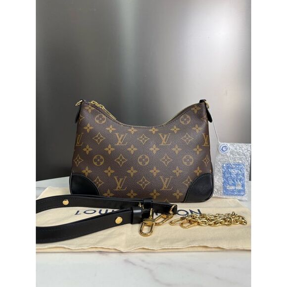 Louis Vuitton Handbags - Louis Vuitton Women Pre-Loved Bag Very Good Condition